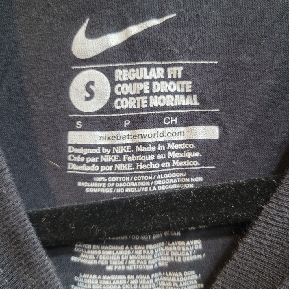 Nike T-Shirt Men's Small Black w/ Gray Camo Logo Regular Fit Graphic Tee - Picture 5 of 6
